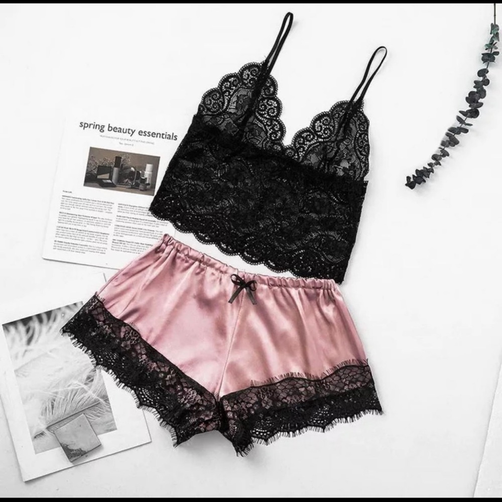 LADIES SLEEPWEAR